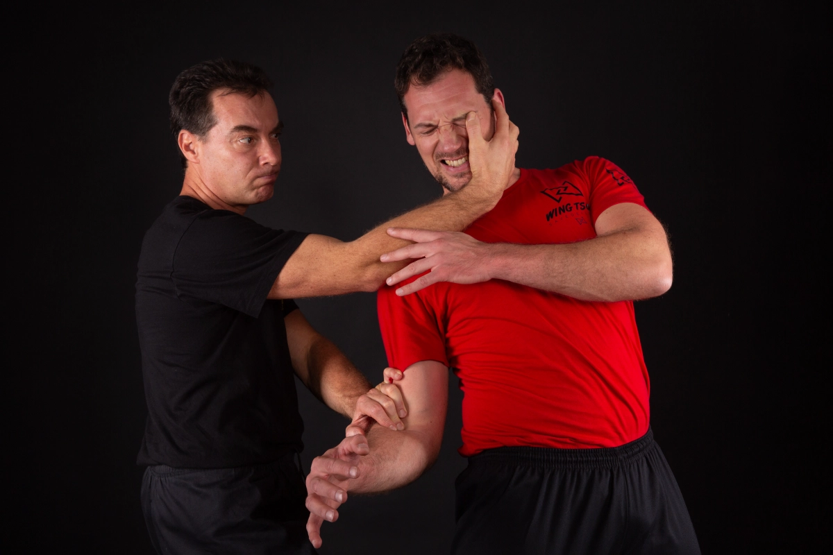 Wing Tsun Savedefence-Mann übt Wing Tsun