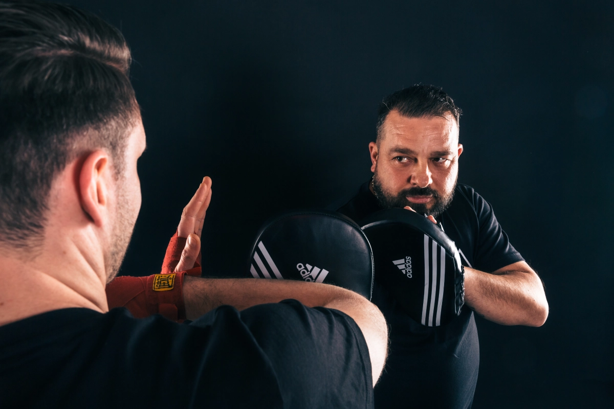 Wing Tsun Savedefence-Mann übt Wing Tsun